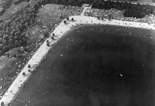 842689 Luchtfoto van een gedeelte van de recreatieplas in het recreatiegebied De Maarsseveense Plassen te Maarssen, ...